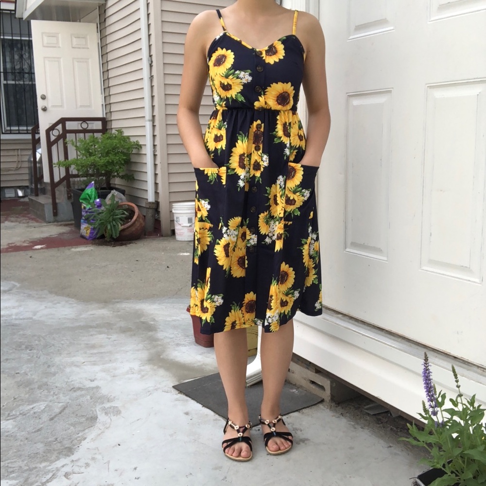 NEW Navyblue Floral Print Spaghetti Strap Sundress - Picture 4 of 10